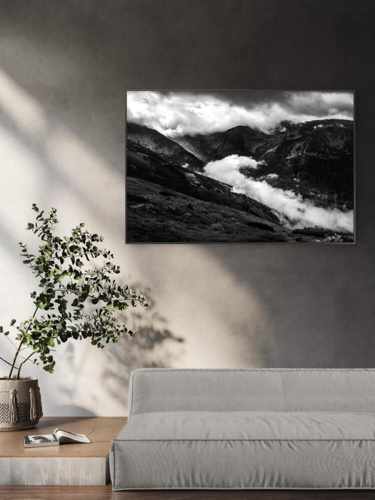 Červené vrchy v hmle – monochromatická dráma Tatier - Image 2