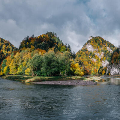 Dunajec v jeseni – Panoráma farieb a pokoja