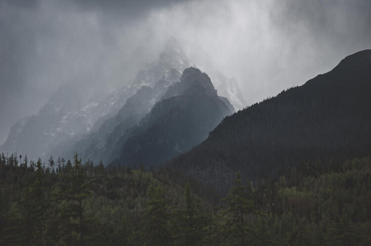 Tatry v jarnom daždi