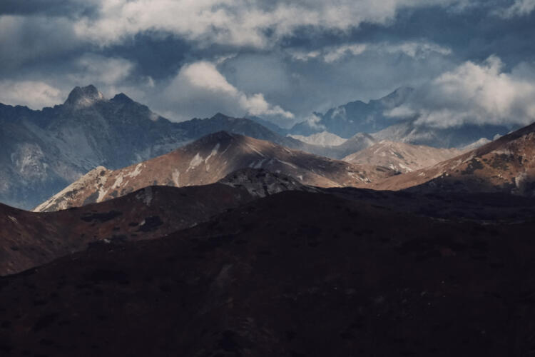 Tatry v modrohnedom odtieni